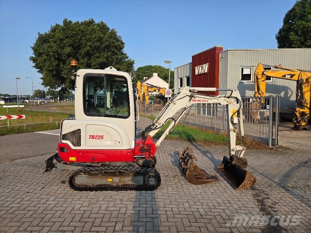 Takeuchi TB225 Mini ekskavatoriai < 7 t