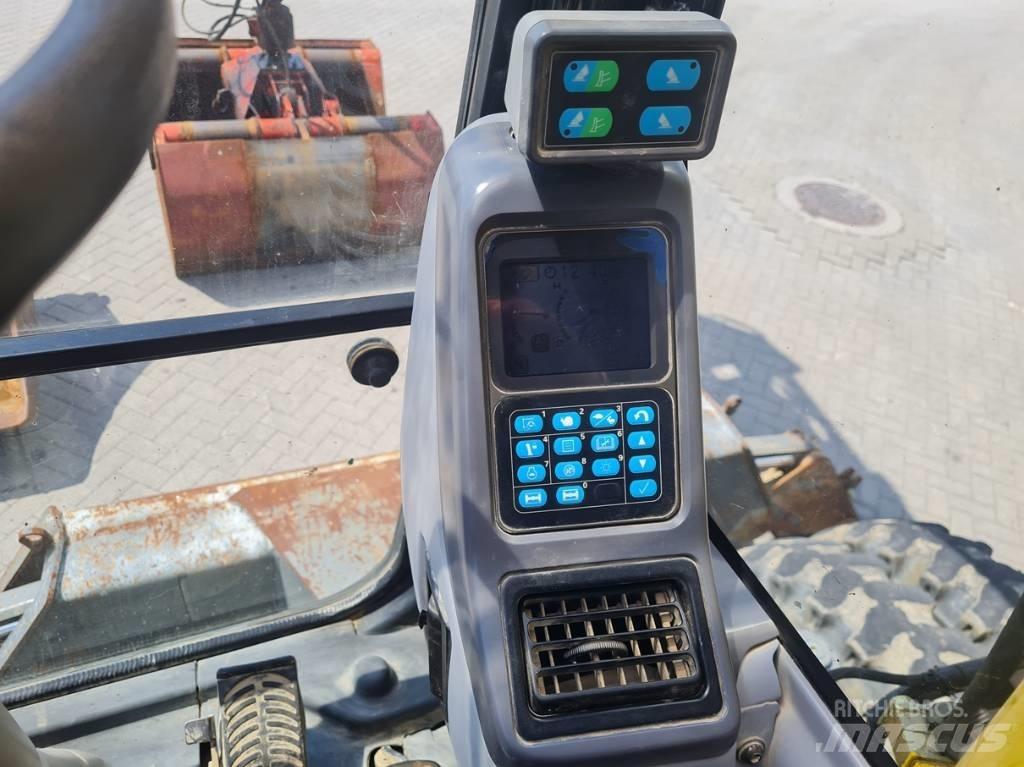 Komatsu PW 140-7 Ratiniai ekskavatoriai