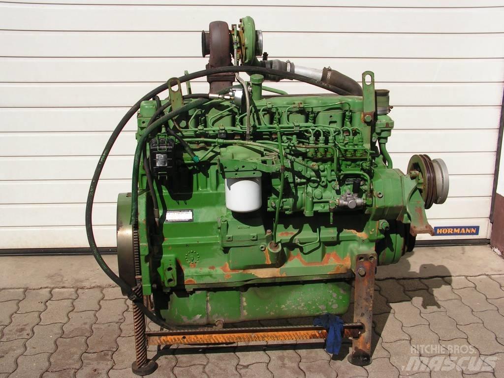 John Deere 2264 Varikliai