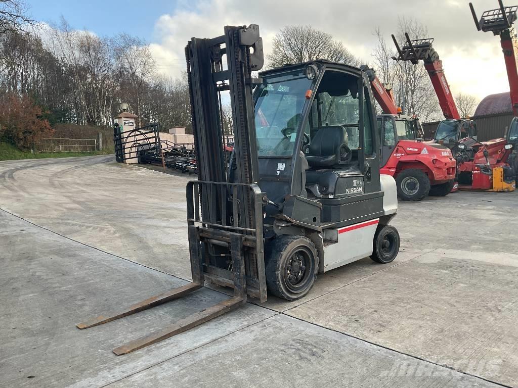 Nissan 30 Forklift Teleskopiniai krautuvai