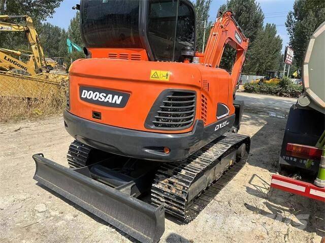 Doosan DX75 Vikšriniai ekskavatoriai