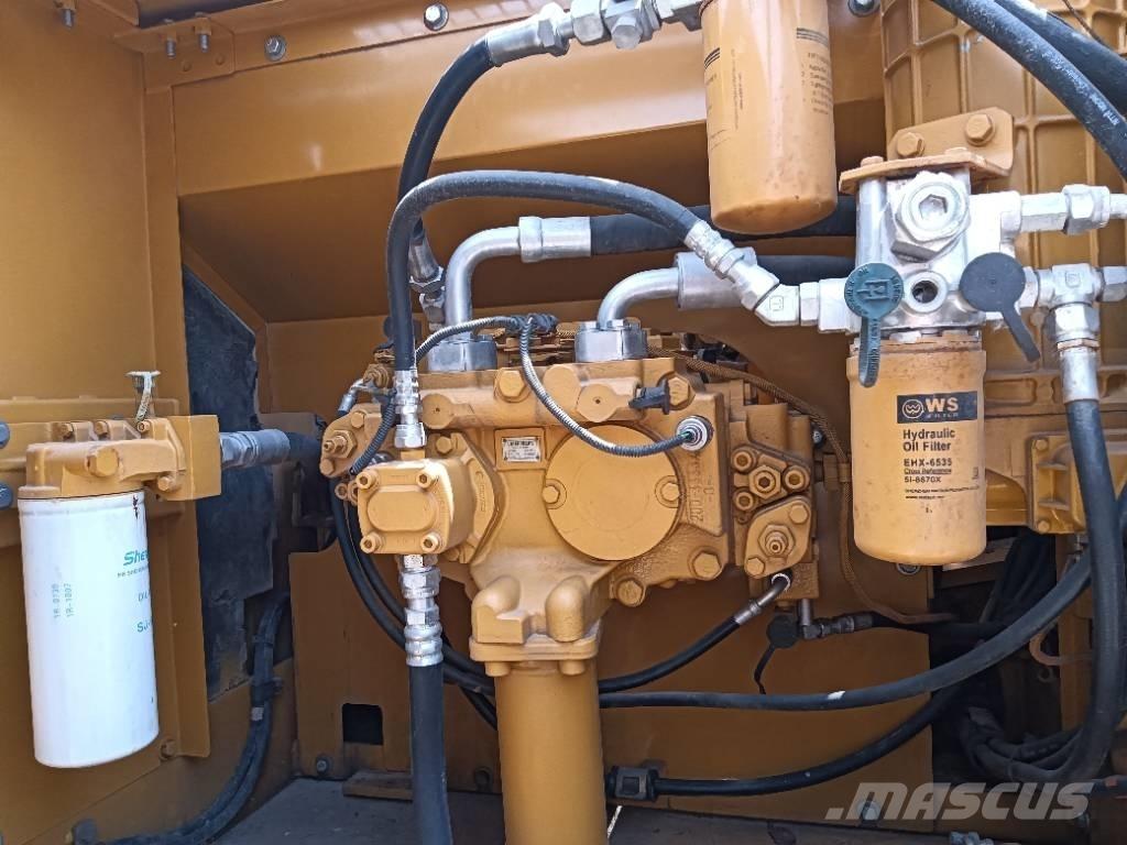 CAT 325 D Vikšriniai ekskavatoriai