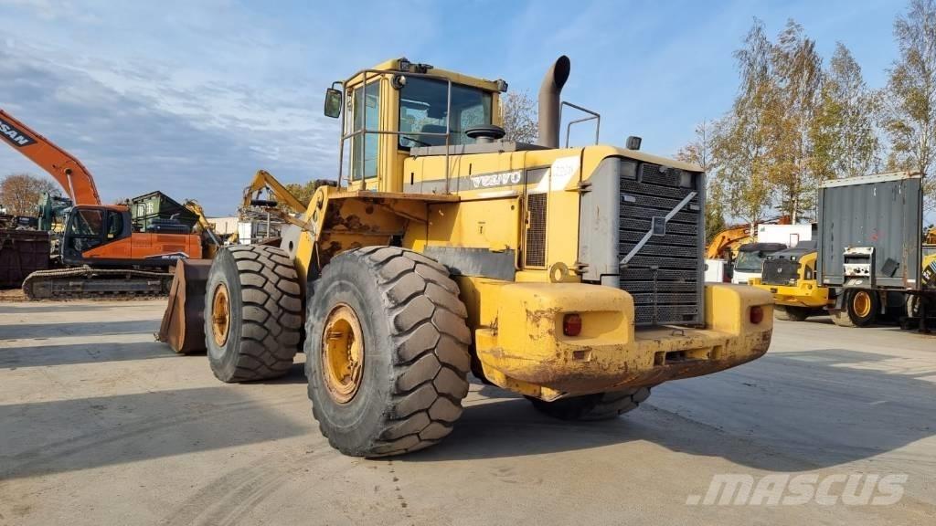 Volvo L 220 D Naudoti ratiniai krautuvai