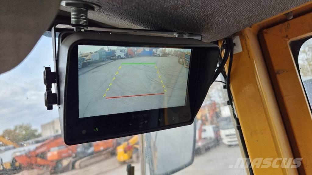 Volvo L 220 D Naudoti ratiniai krautuvai