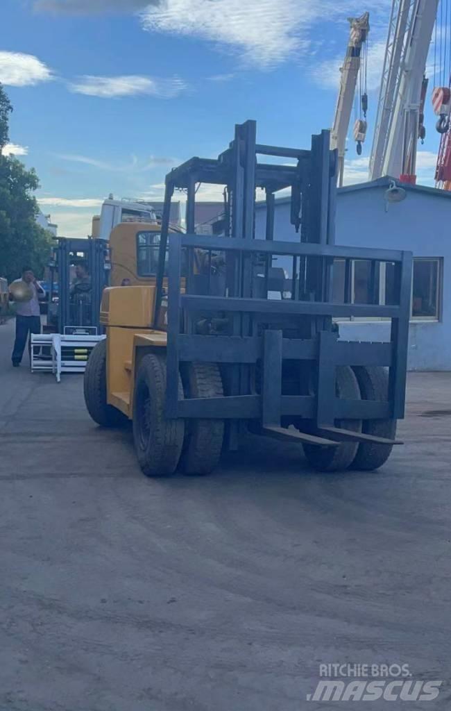 Komatsu 10 Ton Dyzeliniai krautuvai