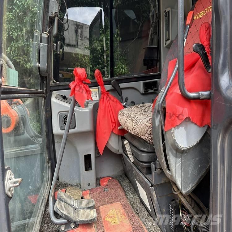 Kubota 183-3 Vikšriniai ekskavatoriai