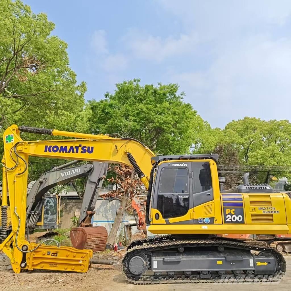 Komatsu PC 200 Vikšriniai ekskavatoriai