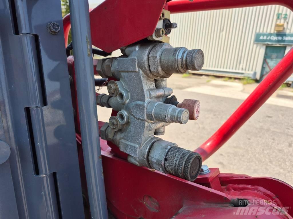 Takeuchi TL 6 R Krautuvai su šoniniu pasukimu