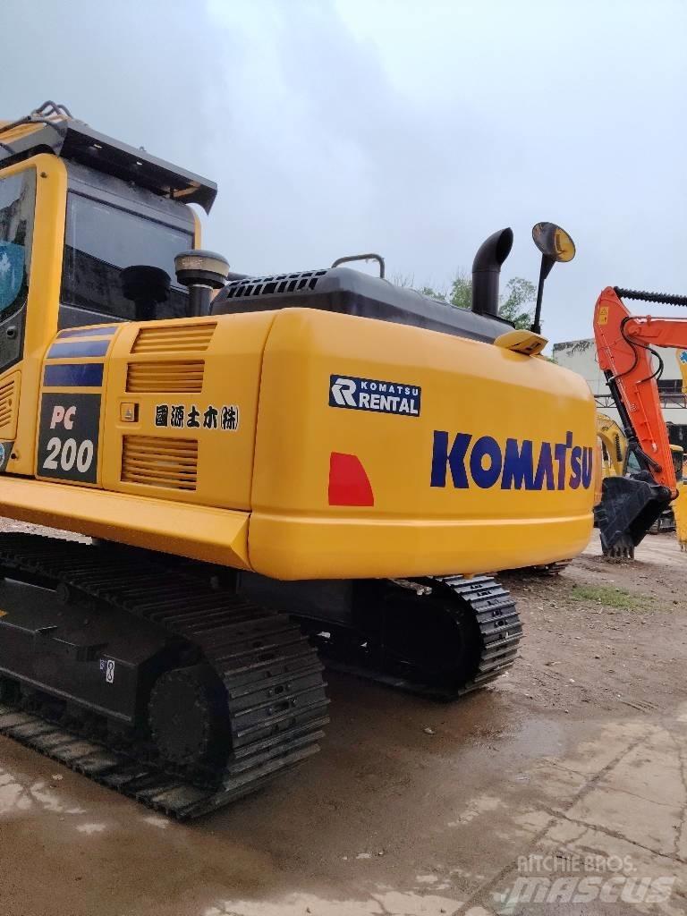 Komatsu PC200-8 Vikšriniai ekskavatoriai