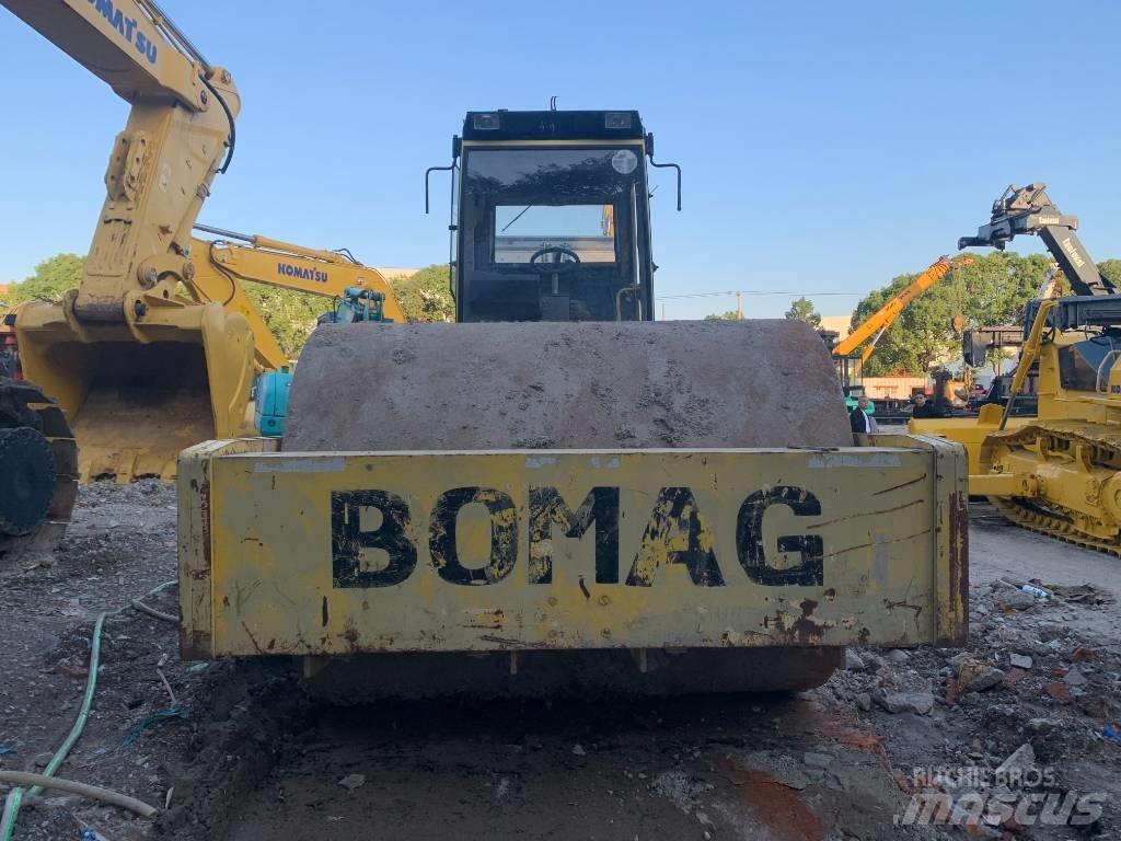 Bomag BW 225 D-3 Porinių būgnų volai