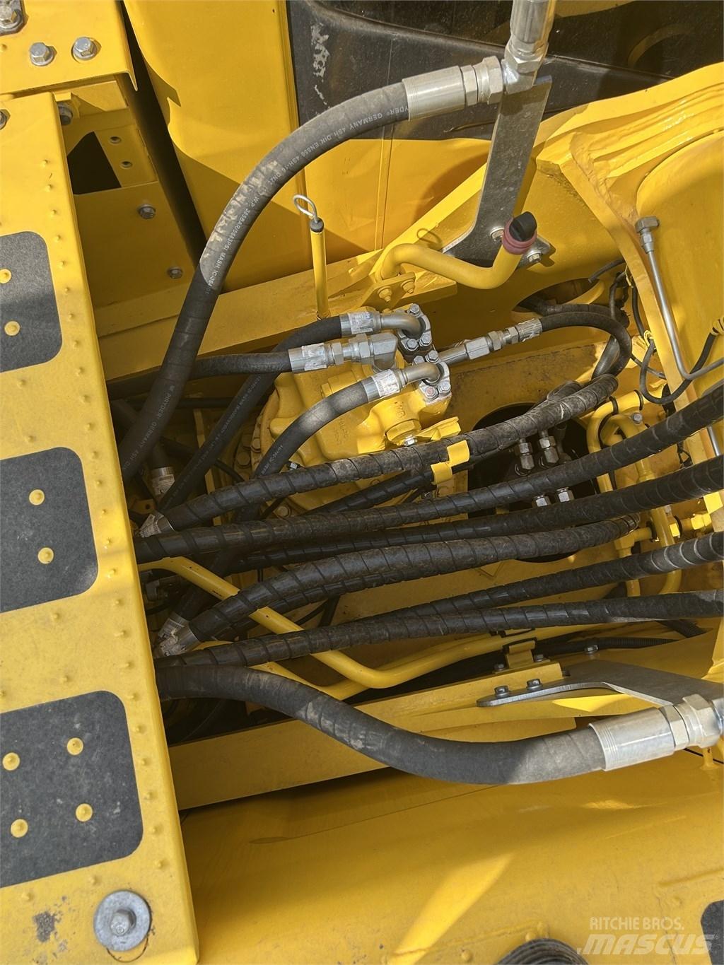 Komatsu PC 240 Vikšriniai ekskavatoriai