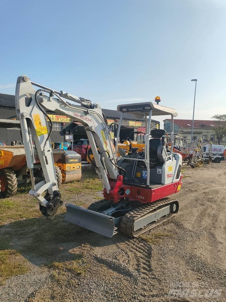 Takeuchi TB 225 Mini ekskavatoriai < 7 t