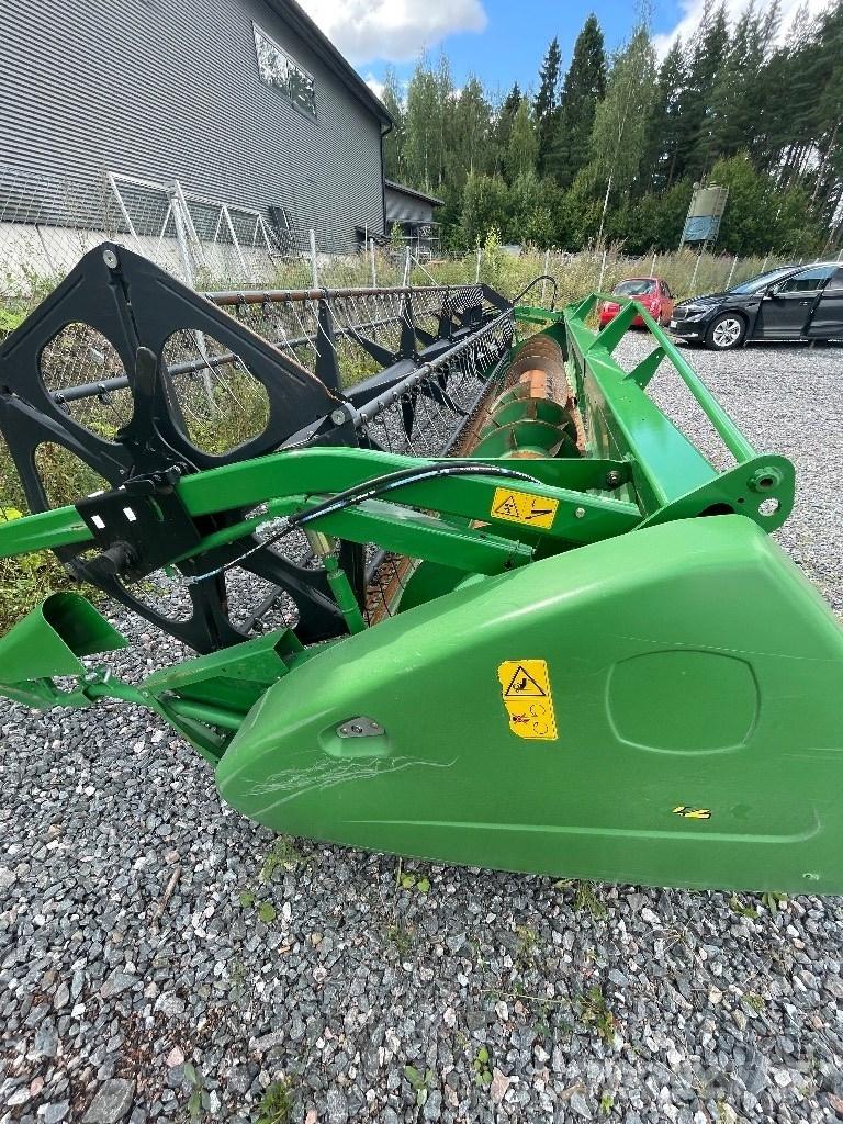 John Deere 622R Derliaus nuėmimo kombainų galvos