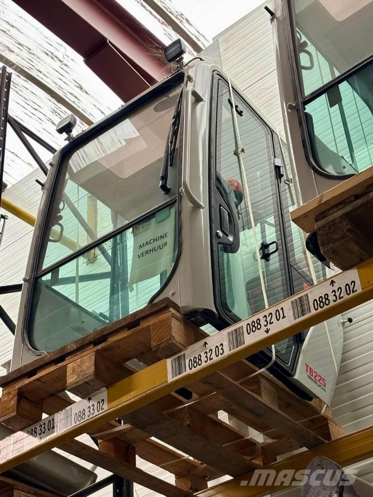 Takeuchi TB 225 Mini ekskavatoriai < 7 t