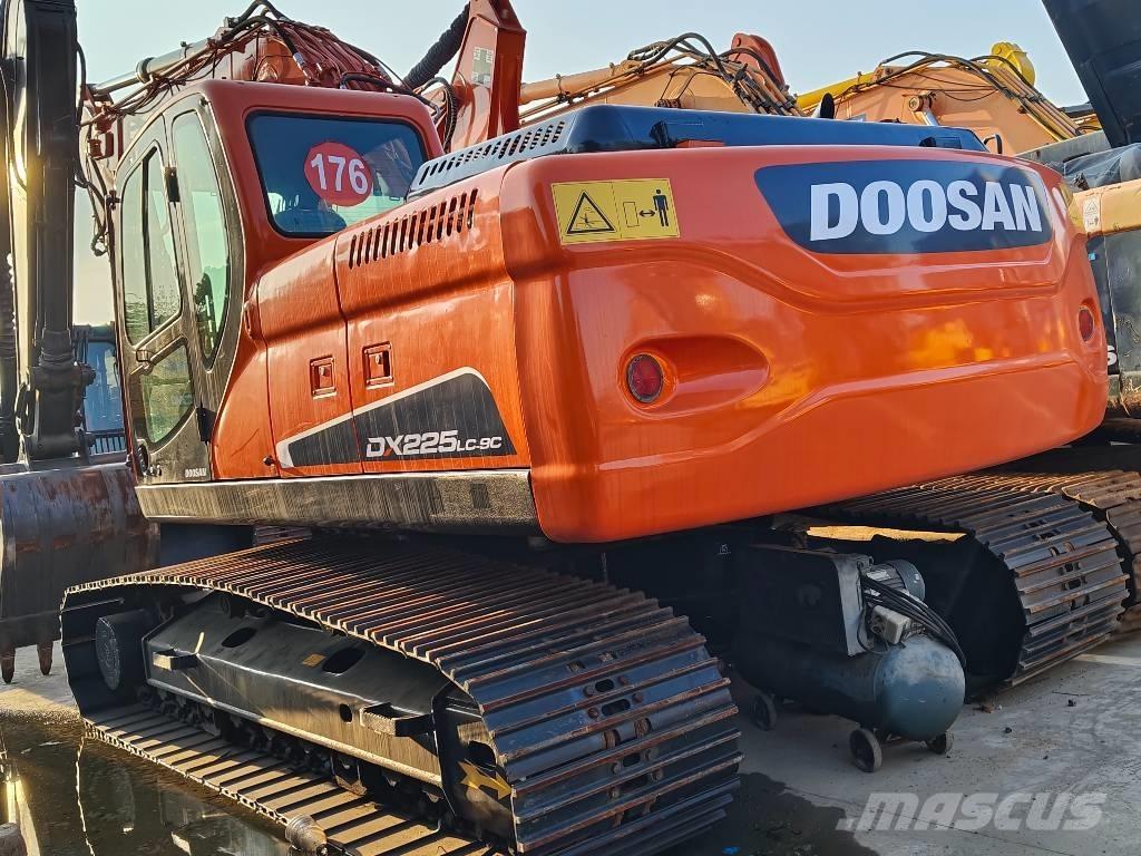 Doosan DX 225 LC-9C Vikšriniai ekskavatoriai