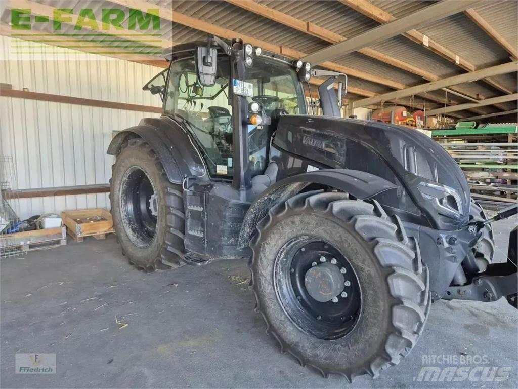 Valtra t235a Traktoriai