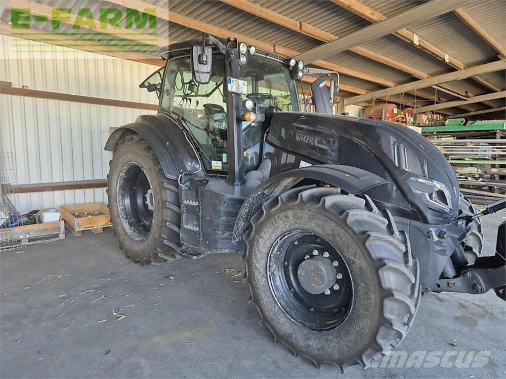 Valtra t235a Traktoriai