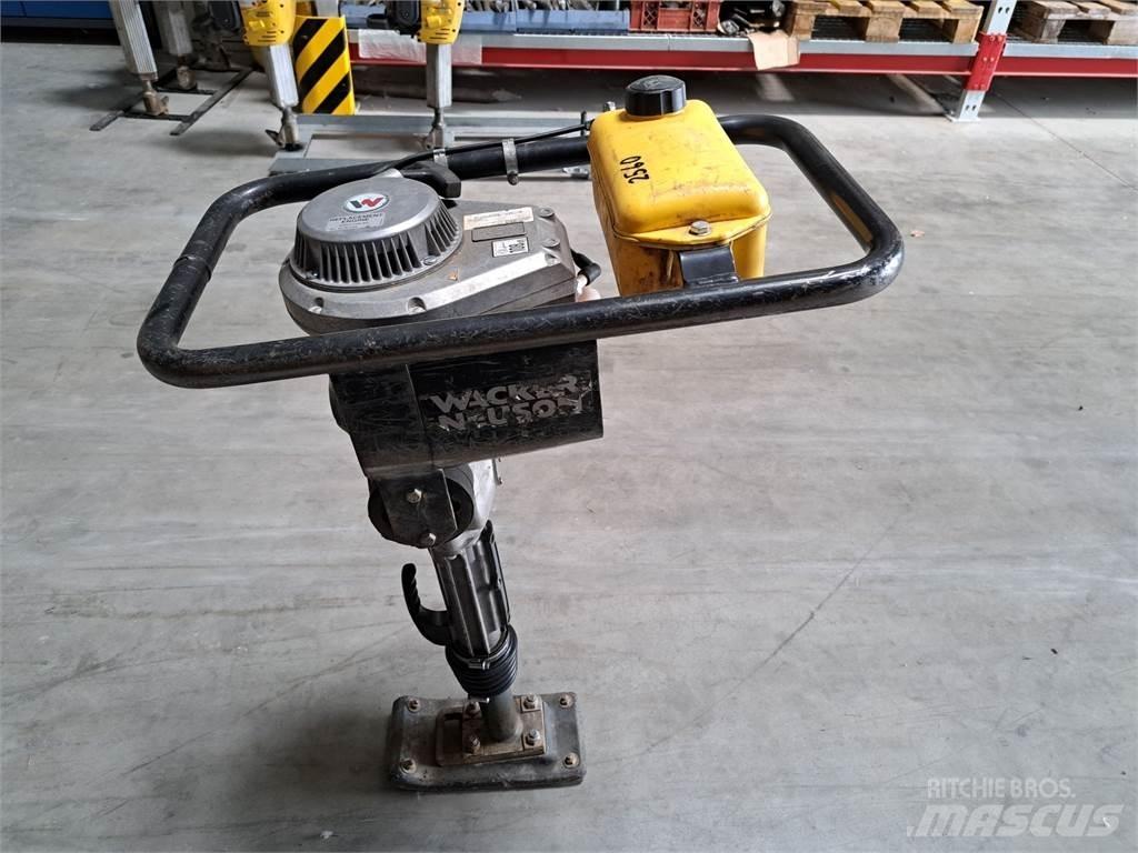 Wacker Neuson BS30 Plūktuvai