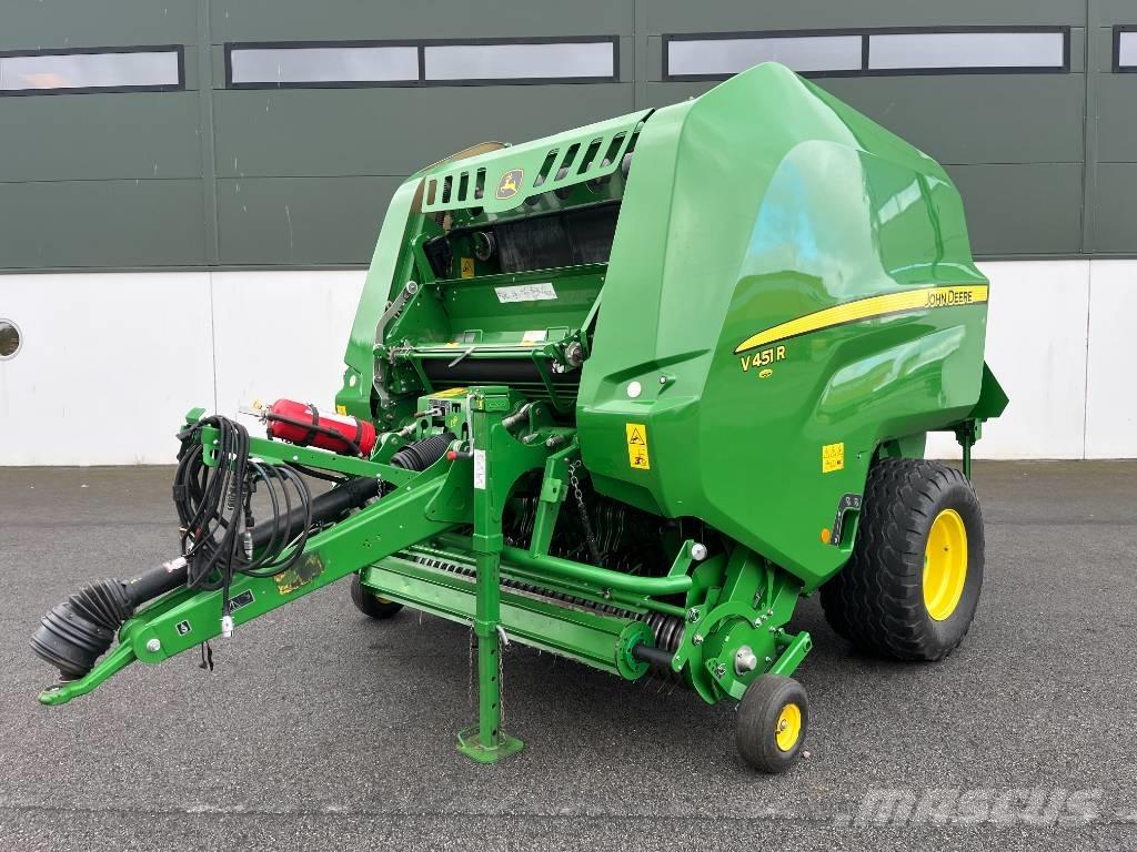John Deere V 451R Ritinių presai