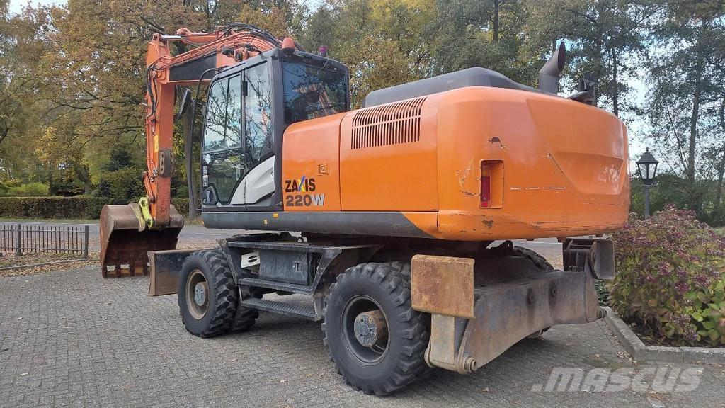 Hitachi ZX220W-5B Ratiniai ekskavatoriai