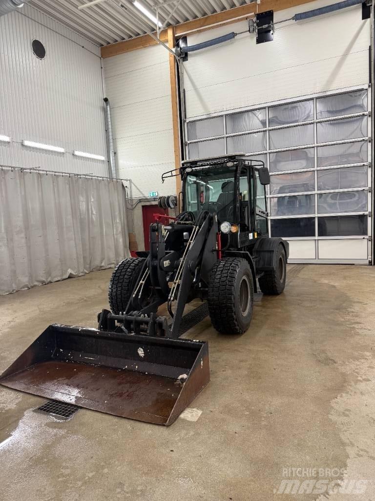 D-Machine  2550 Naudoti ratiniai krautuvai