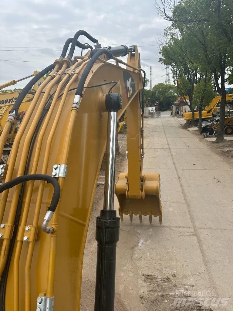 CAT CAT330D Vidutinės galios ekskavatoriai 7-12 t