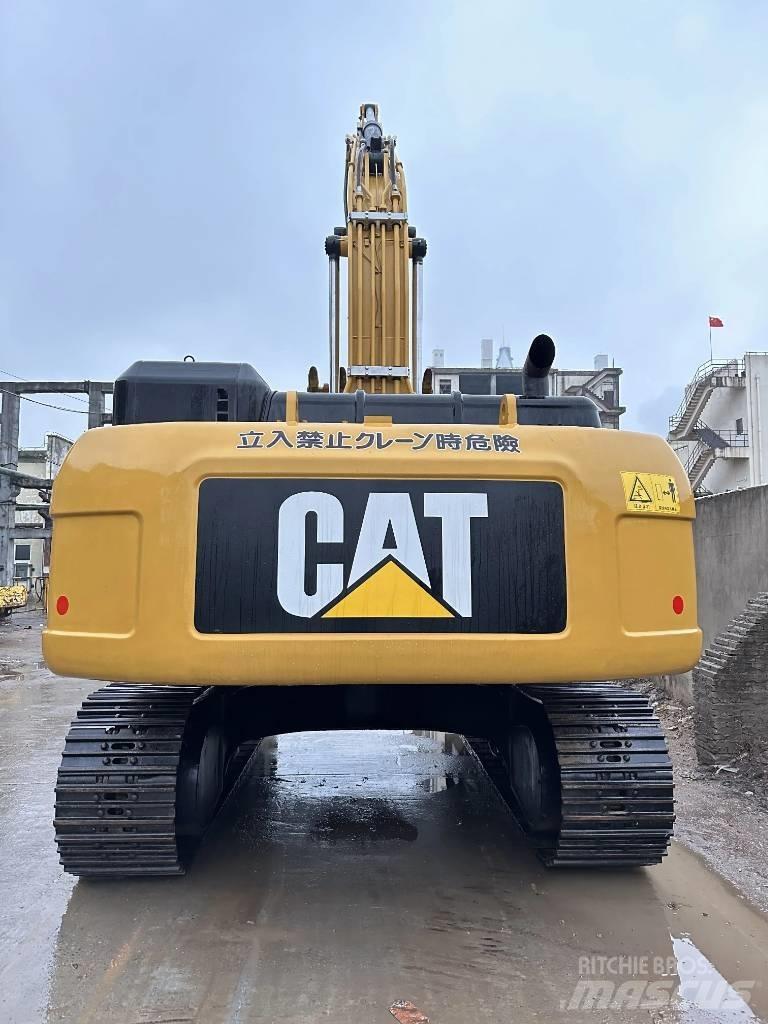 CAT 330D2 Vikšriniai ekskavatoriai