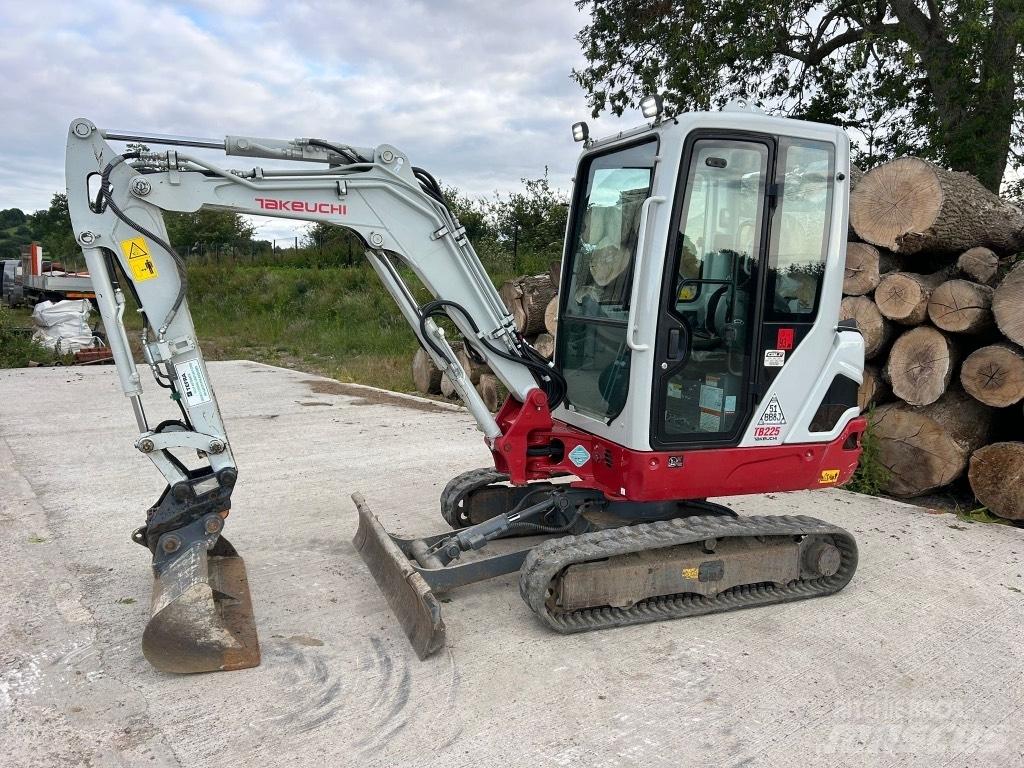 Takeuchi TB 225 Mini ekskavatoriai < 7 t