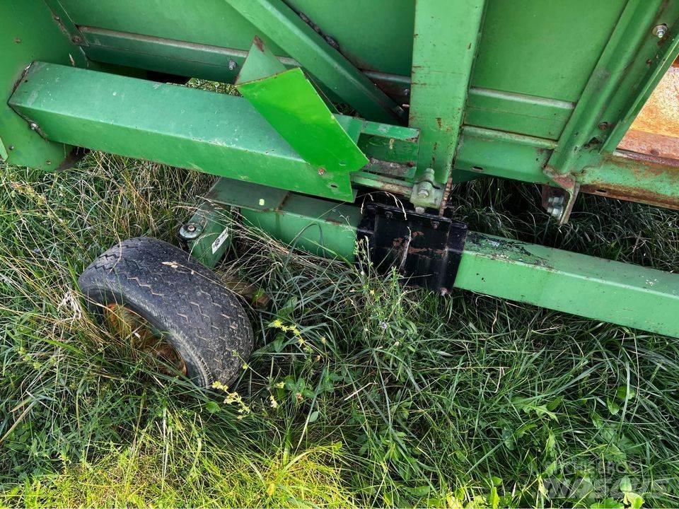 John Deere 643 Derliaus nuėmimo kombainų galvos