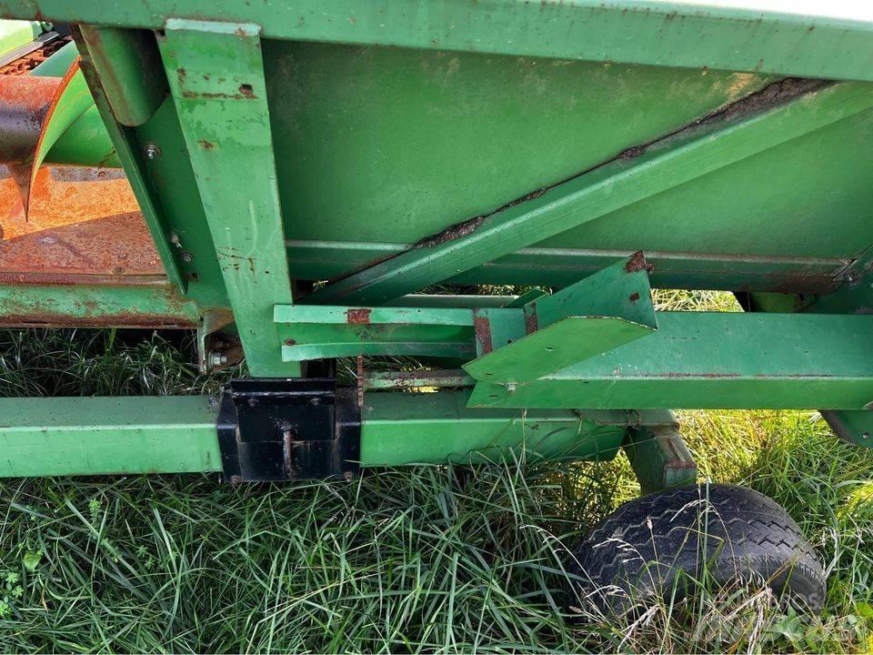 John Deere 643 Derliaus nuėmimo kombainų galvos