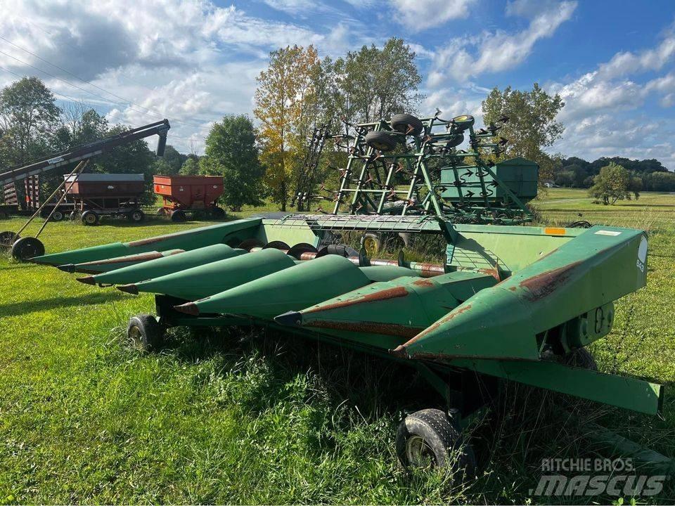 John Deere 643 Derliaus nuėmimo kombainų galvos
