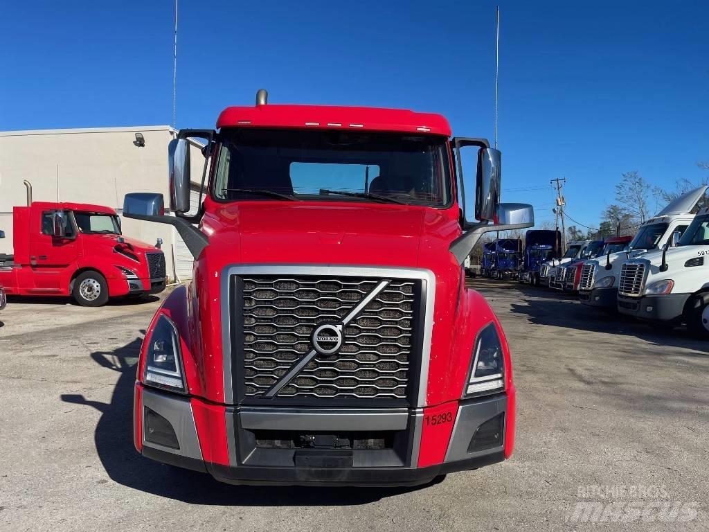 Volvo VNL64T300 Naudoti vilkikai