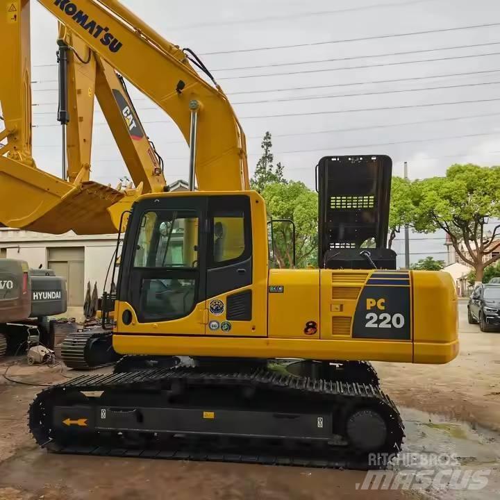 Komatsu PC220-8 Vikšriniai ekskavatoriai