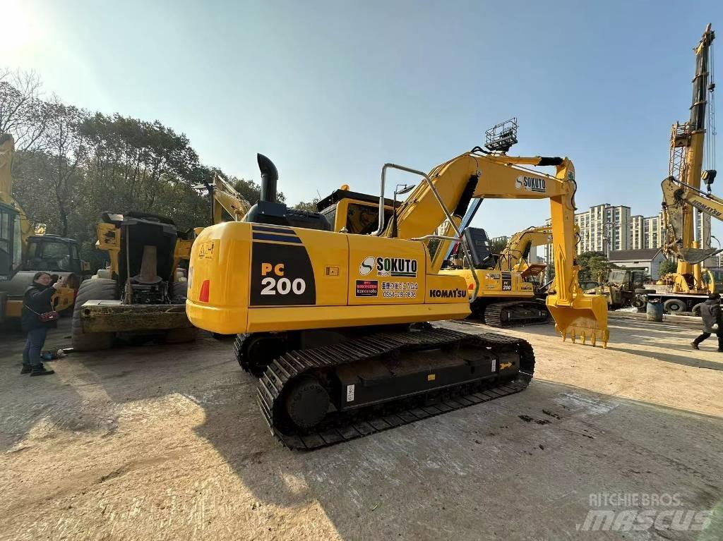 Komatsu PC 200 Vikšriniai ekskavatoriai