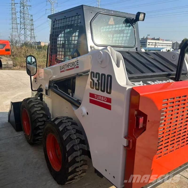 Bobcat S 300 Krautuvai su šoniniu pasukimu