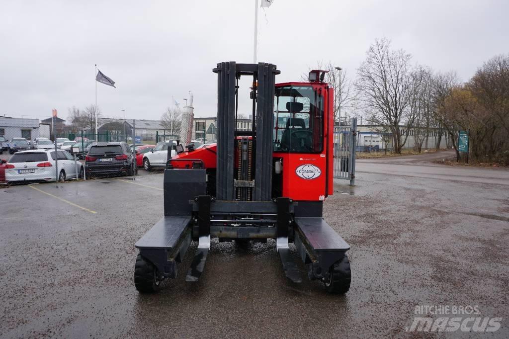 Combilift C4000 Šakiniai krautuvai su privažiavimu iš visų keturių pusių
