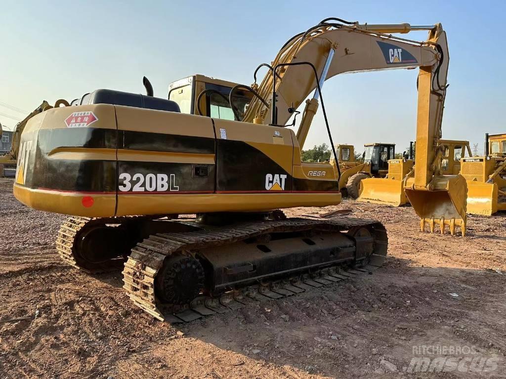 CAT 320 B L Vikšriniai ekskavatoriai