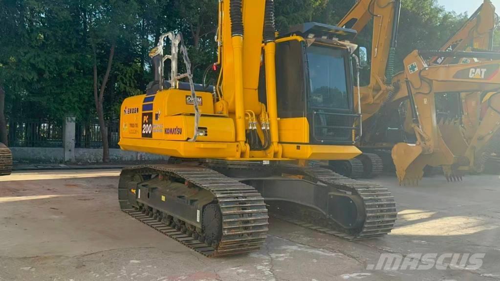 Komatsu PC 200-8N1 Amfibiniai ekskavatoriai