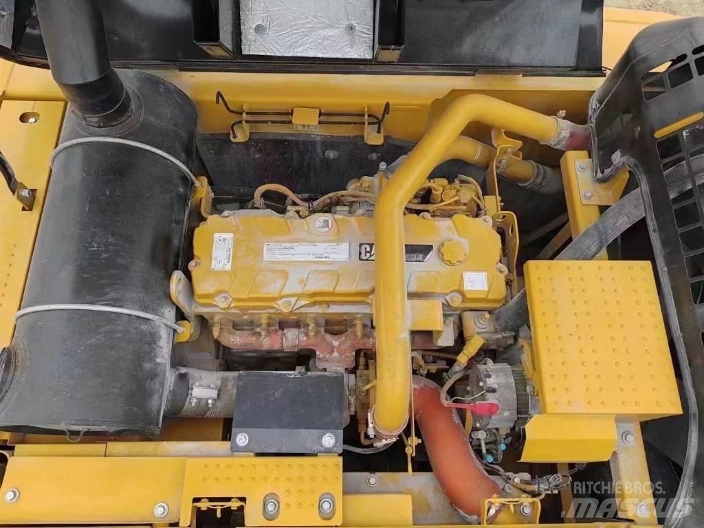 CAT 324 D Vikšriniai ekskavatoriai