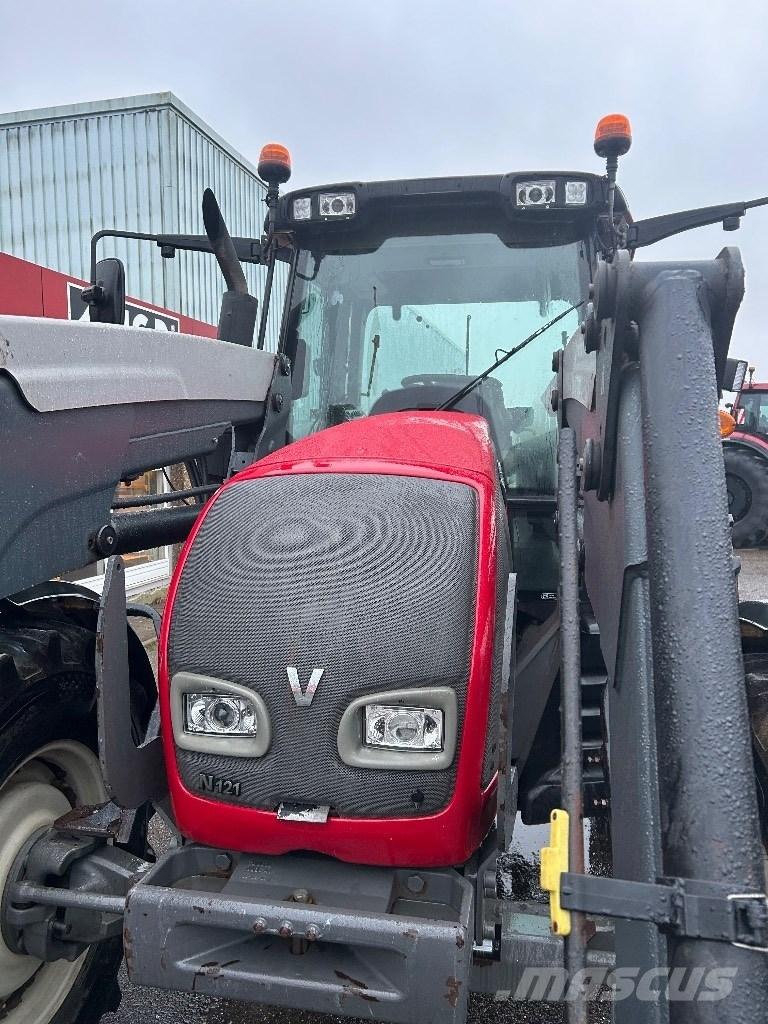 Valtra N 121 Traktoriai
