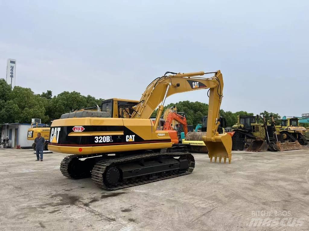 CAT 320 B L Vikšriniai ekskavatoriai