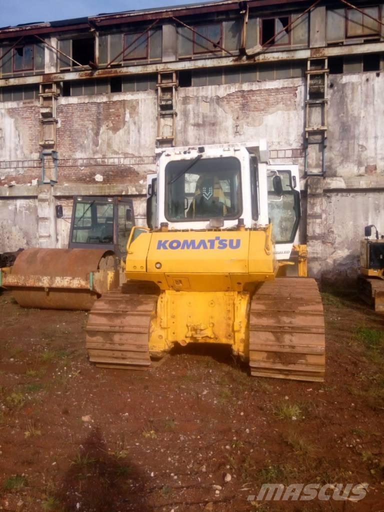 Komatsu D 61 PX-15 Vikšriniai buldozeriai