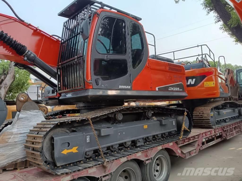 Doosan DX 225 LC Vikšriniai ekskavatoriai