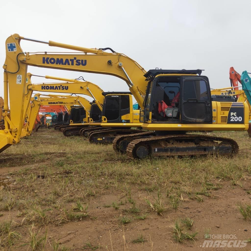 Komatsu PC200-8 Vikšriniai ekskavatoriai