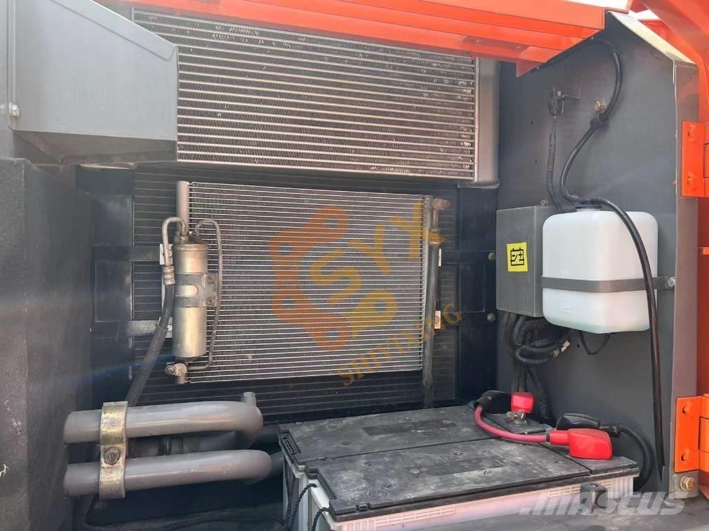 Hitachi ZX 200-3 G Vikšriniai ekskavatoriai