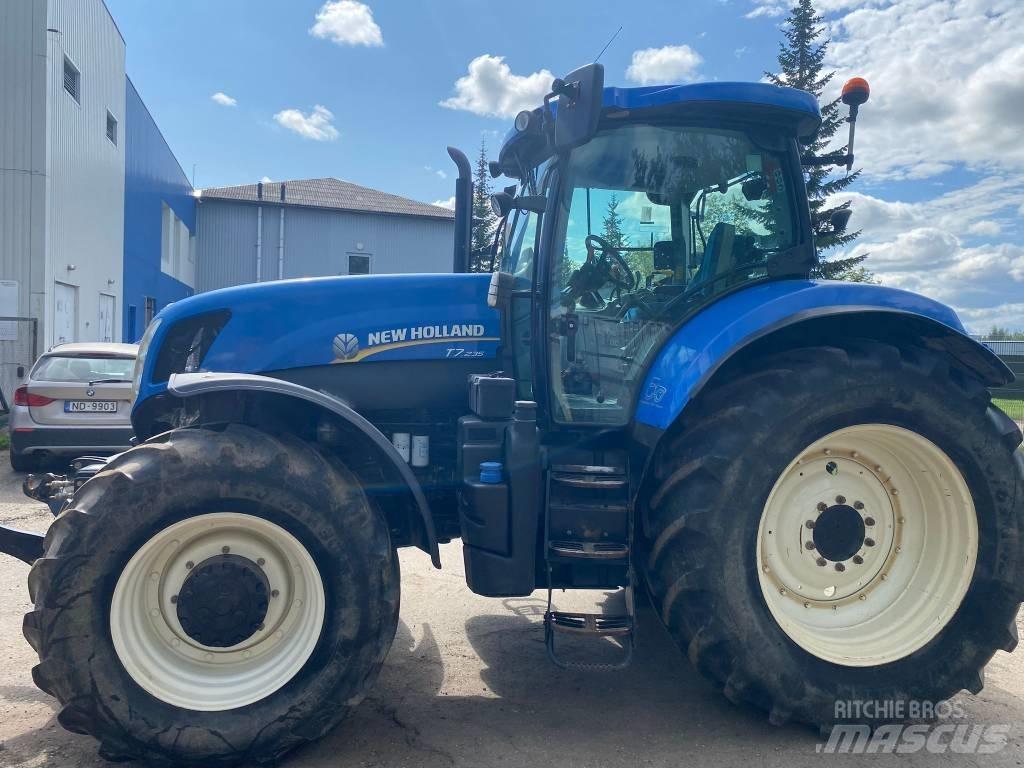 New Holland T 7.235 Traktoriai
