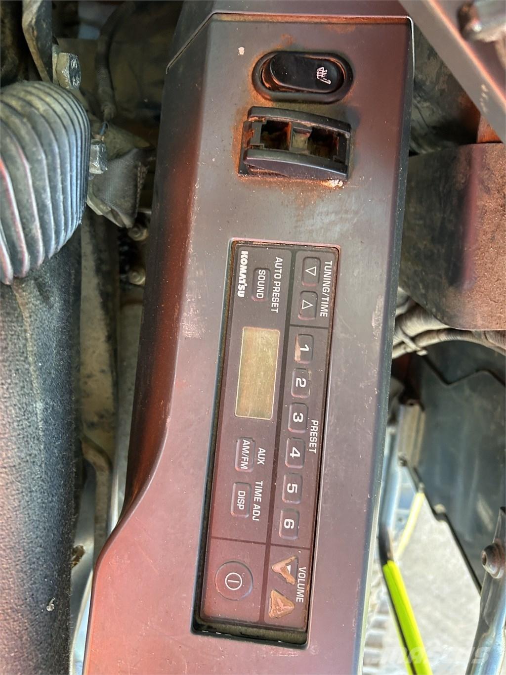 Komatsu PC 138 US-11 Vikšriniai ekskavatoriai