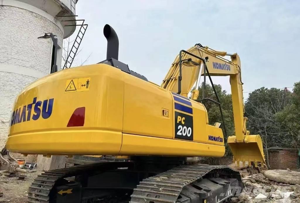 Komatsu PC 200-8 Vikšriniai ekskavatoriai
