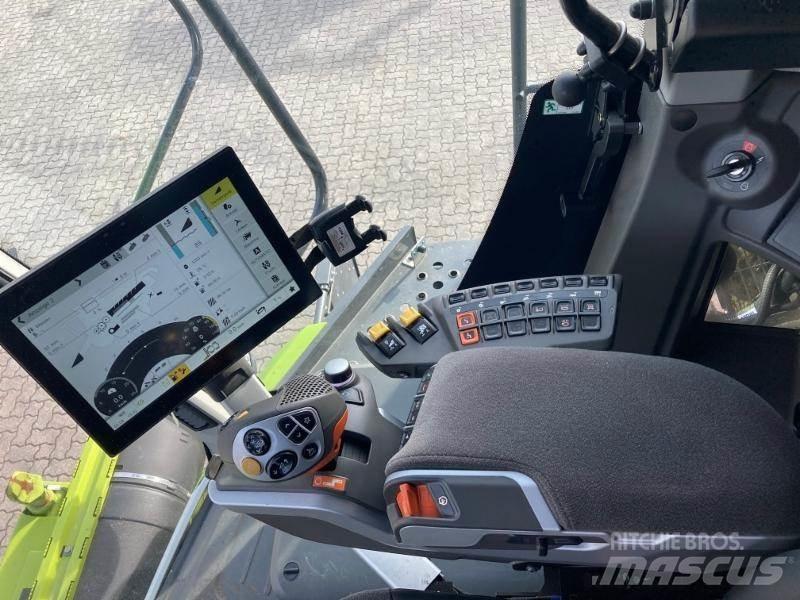 CLAAS LEXION 7500 Derliaus nuėmimo kombainai
