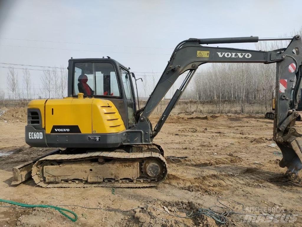 Volvo EC 60D Vidutinės galios ekskavatoriai 7-12 t
